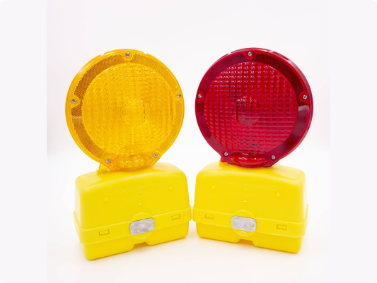a yellow and red light